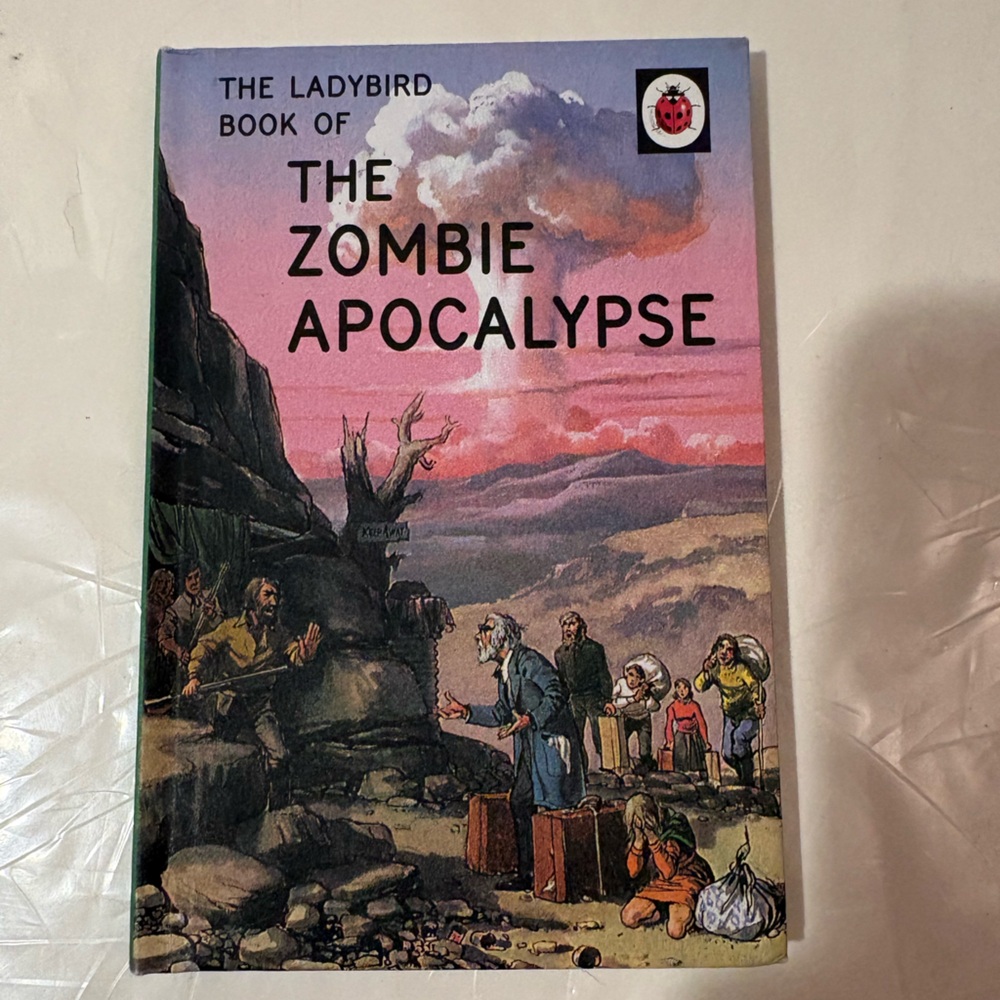 The Ladybird Book of the Zombie Apocalypse by Jason Hazeley (English) Hardcover